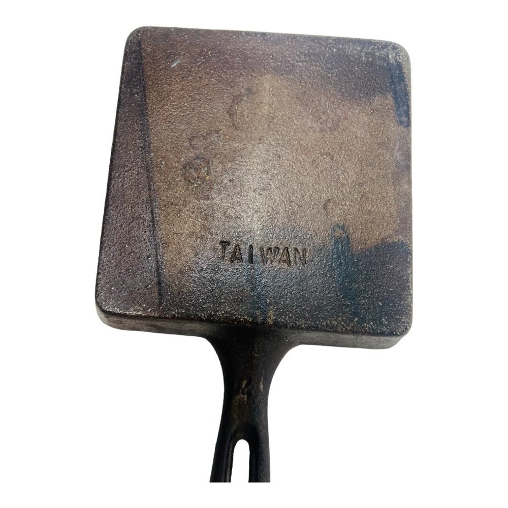 Small Square Cast Iron Skillet Vintage Made in Taiwan 5” X 5” - Picture 9 of 9